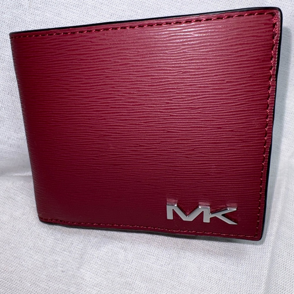 Michael Kors Bi-fold Wallet NWT - Picture 2 of 10
